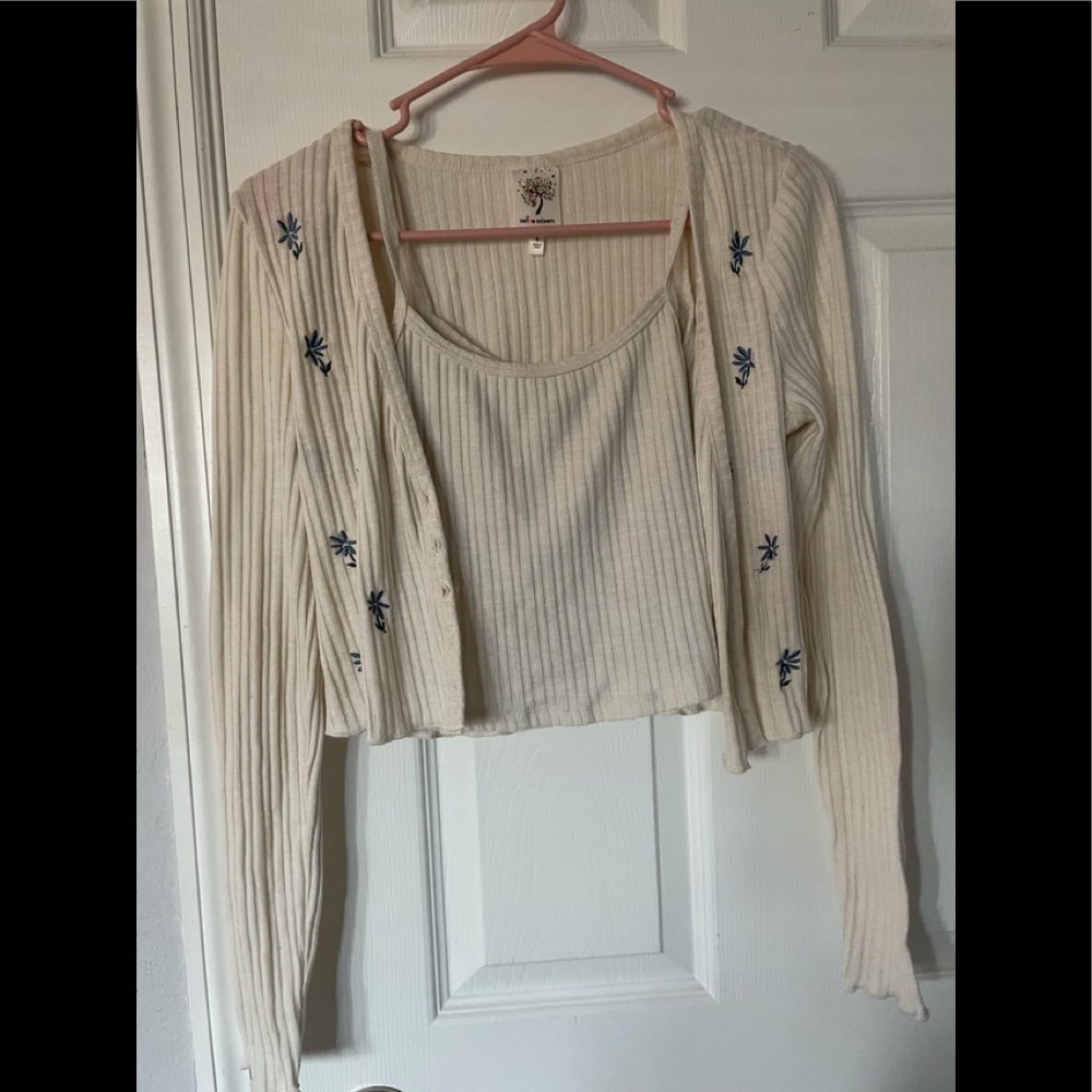 Ribbed Cardigan With Embroidery Flowers